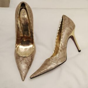 Dress shoe